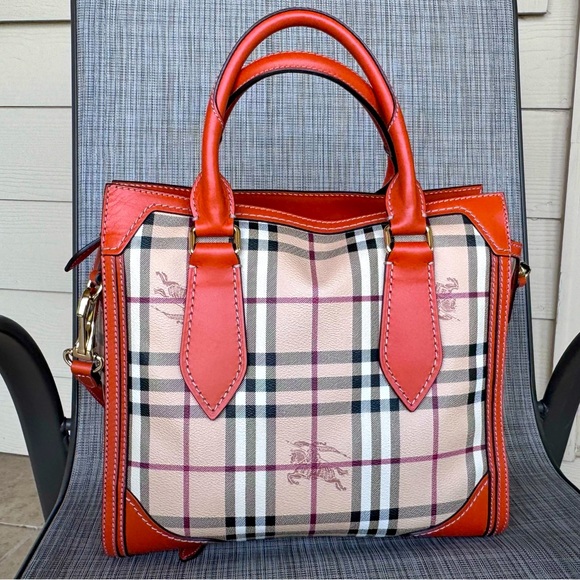 NEW Burberry Haymarket Classic Small Honeywood Tote in Tangerine - Picture 1 of 9